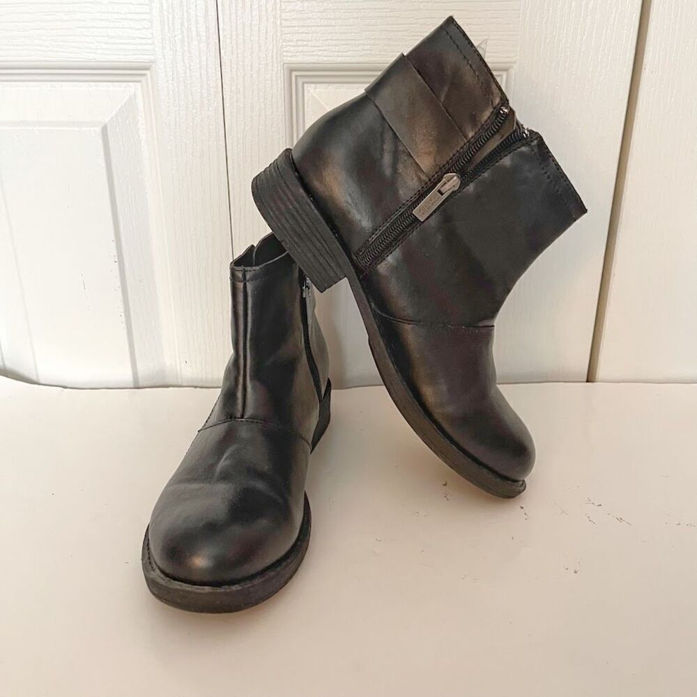 Kenneth Cole Reaction Motocycle Cowgirl Western Biker Zip Buckle Ankle Boots